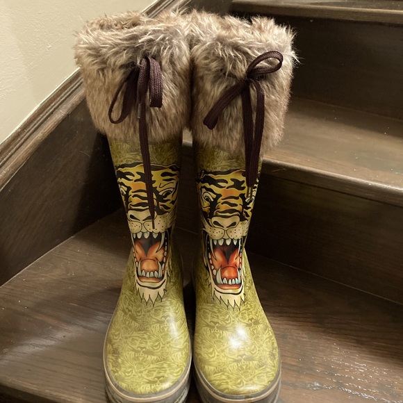 Authentic Ed Hardy Rubber boots - Picture 2 of 7
